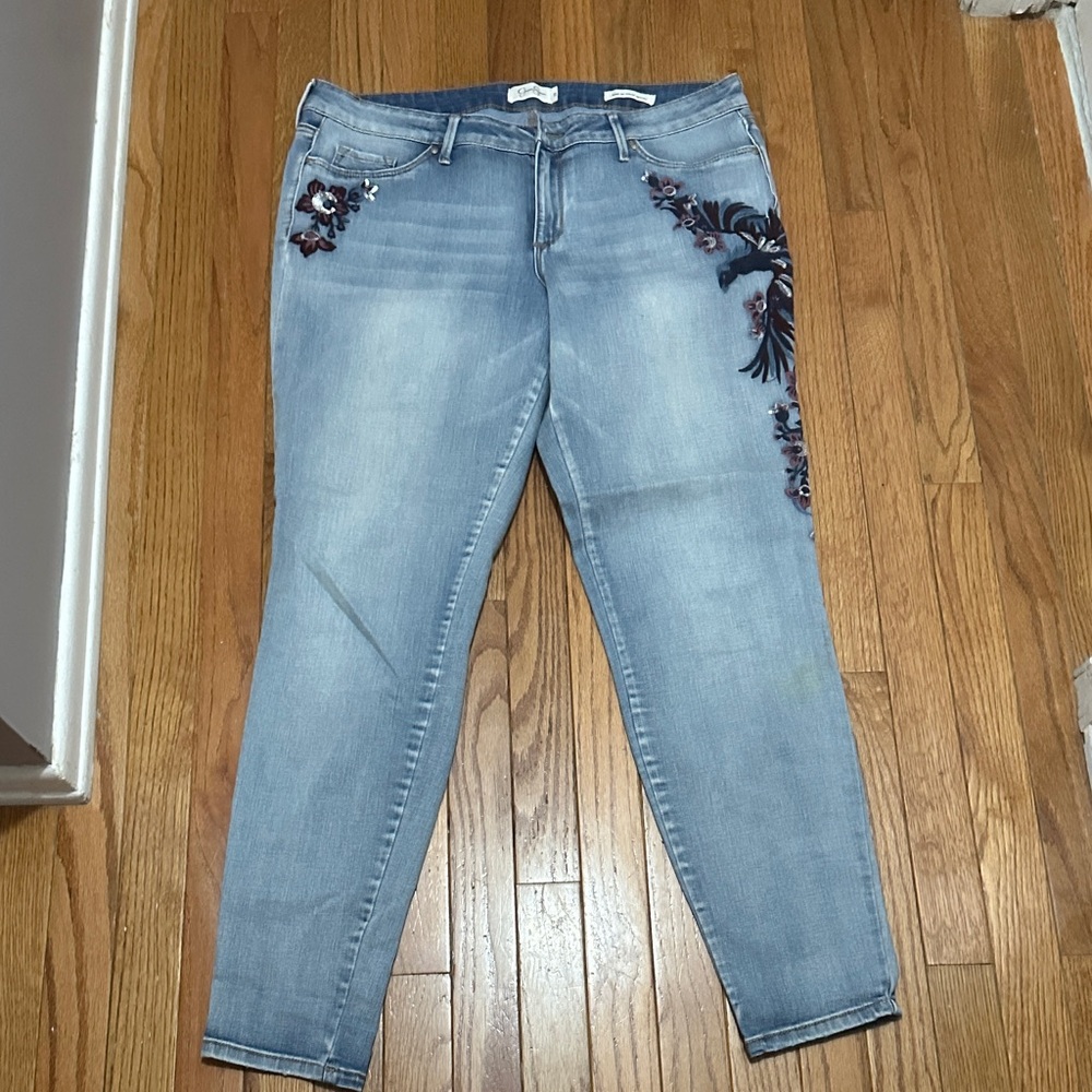 Jessica Simpson Embroidered Light Blue Jeans. Waist 33 inches Size 12